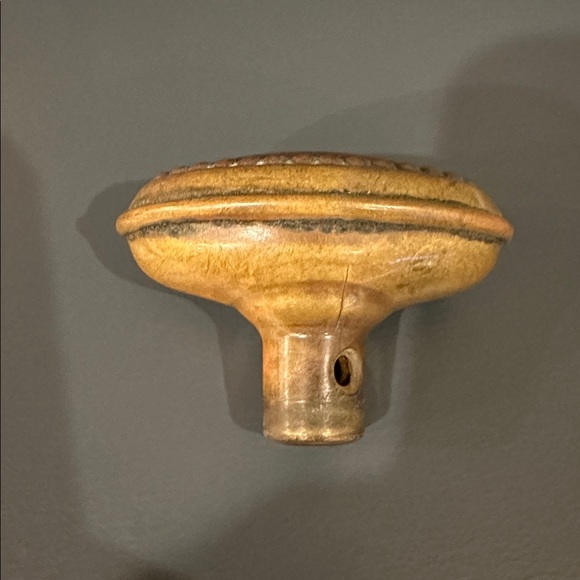 ANTIQUE BRASS OVAL DOOR KNOB WITH BEADING - Picture 2 of 10